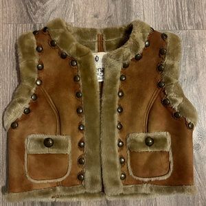 Women’s vintage y2k cropped fur vest